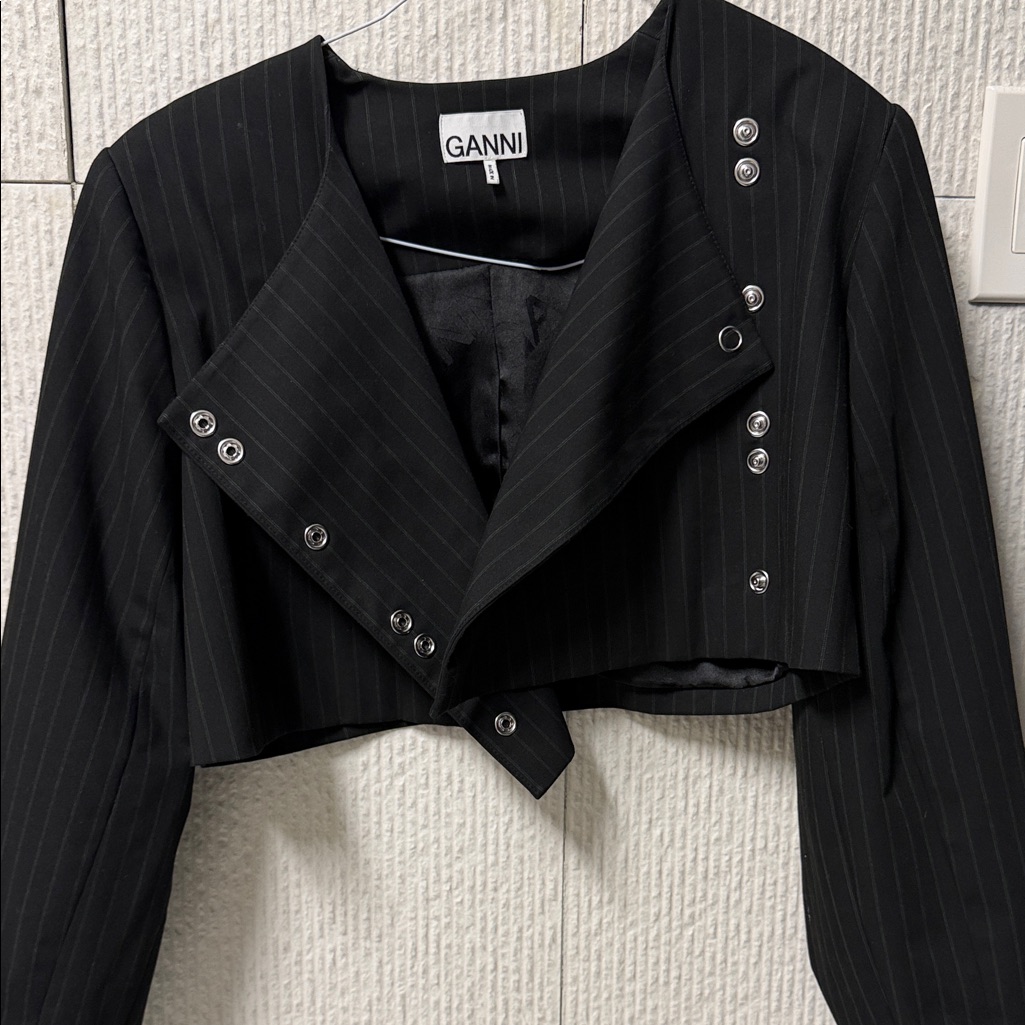 Ganni Black Pinstripe Cropped Jaket